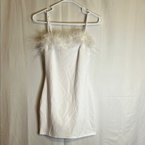 White Sleeveless Scoop Neck Dress with Faux Fur Accent Preowned